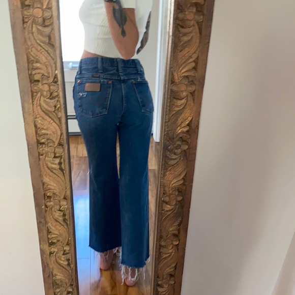 Vintage distressed Wrangler Jeans - Picture 5 of 14